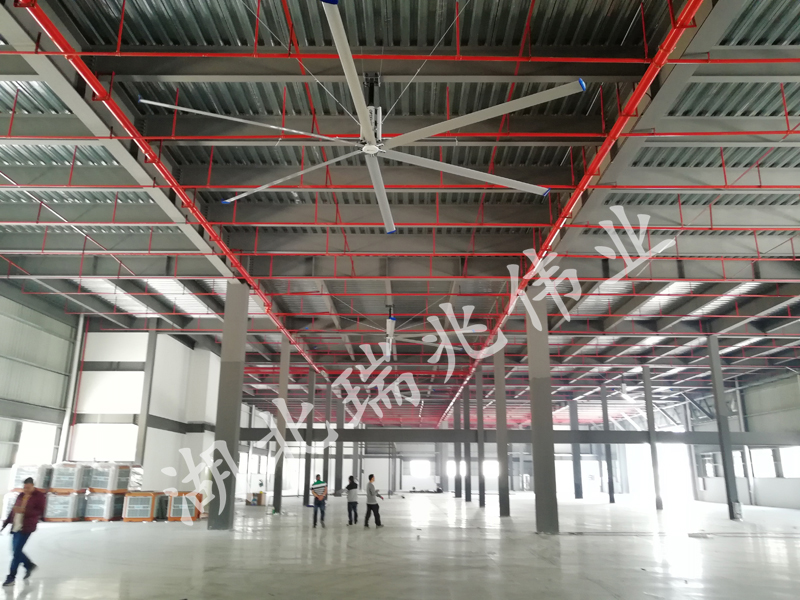 瑞泰風工業(yè)大吊扇，是您調(diào)節(jié)廠房空氣必備的好幫手！一年四季皆可用！