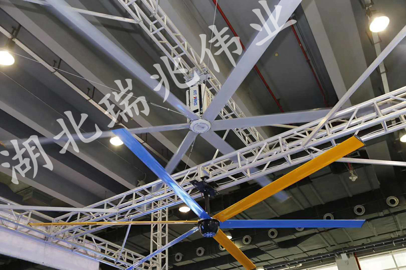“我是護(hù)旗手”，瑞泰風(fēng)工業(yè)大風(fēng)扇引領(lǐng)下的我們都是愛國愛黨好青年！